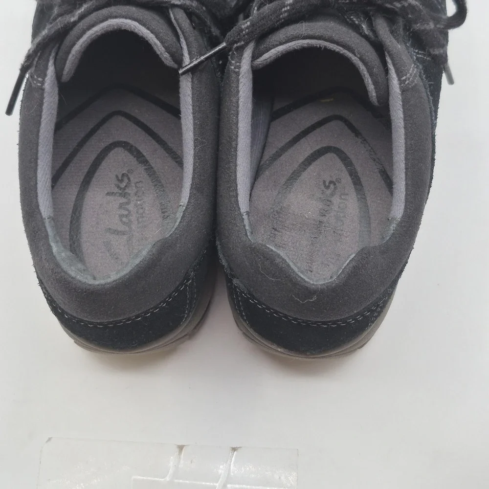 Clarks Shoes Womens Size 5.5 Black Suede Lace Up Comfort Sneakers 26067600‎